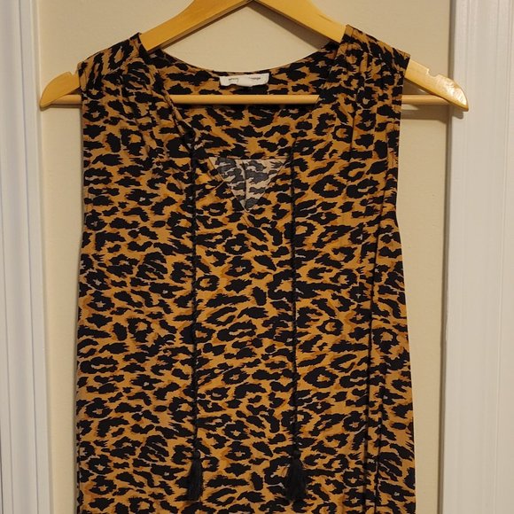 4 Dresses - Picture 1 of 5